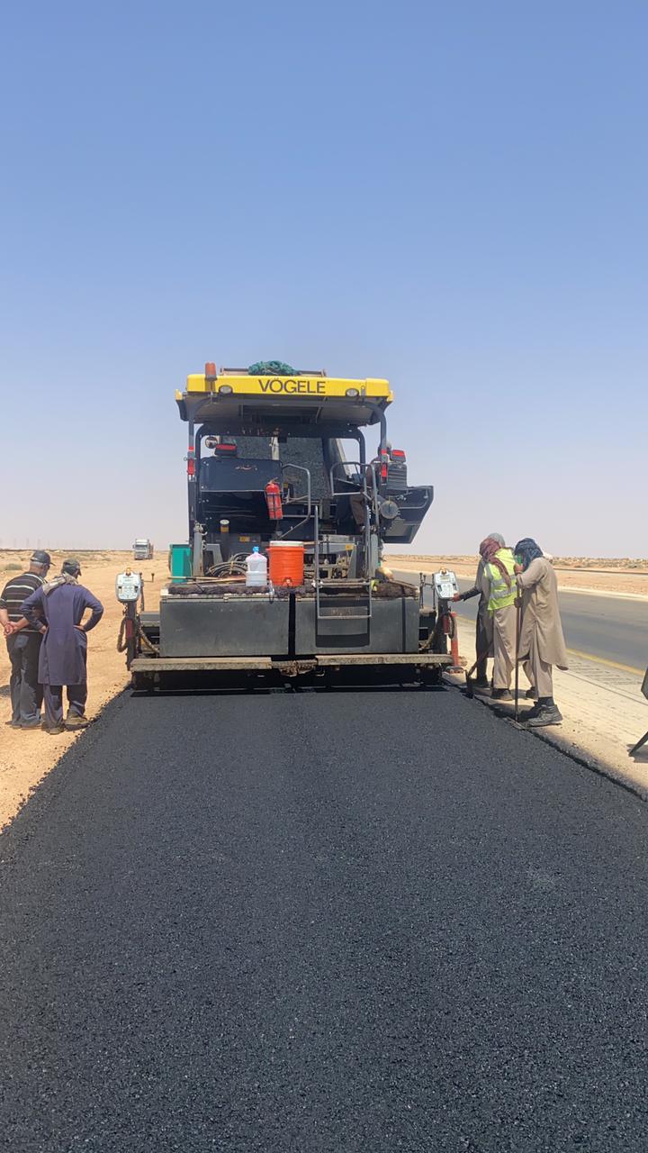 عميلة الأسفلت اي تسفيت الطرقات